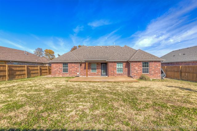 116 W Dogwood Street, Skiatook, OK 74070