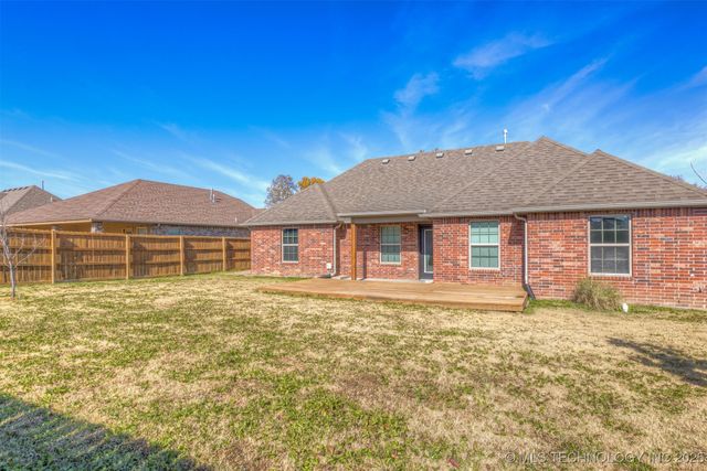 116 W Dogwood Street, Skiatook, OK 74070