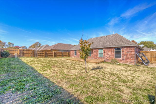 116 W Dogwood Street, Skiatook, OK 74070