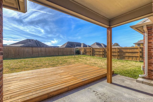 116 W Dogwood Street, Skiatook, OK 74070