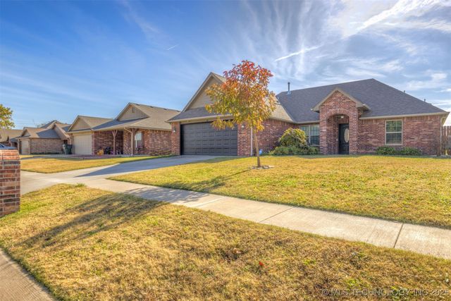 116 W Dogwood Street, Skiatook, OK 74070