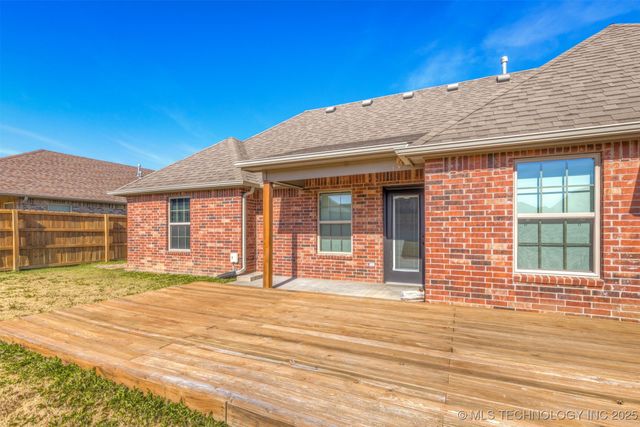 116 W Dogwood Street, Skiatook, OK 74070