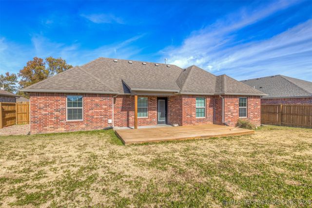116 W Dogwood Street, Skiatook, OK 74070
