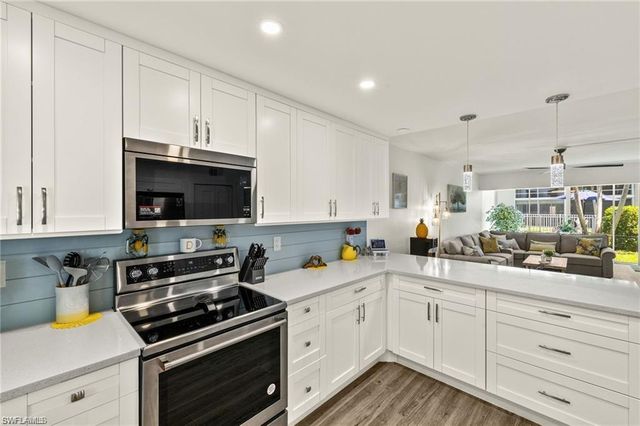 1417 Chesapeake AVE # 106, Naples, FL 34102