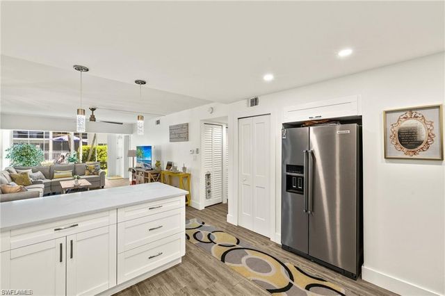 1417 Chesapeake AVE # 106, Naples, FL 34102