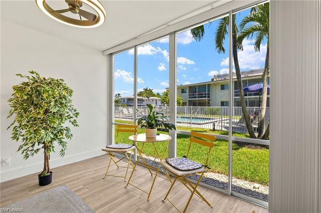 1417 Chesapeake AVE # 106, Naples, FL 34102