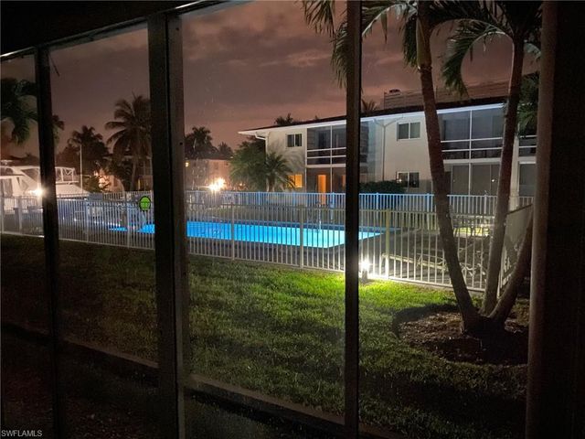 1417 Chesapeake AVE # 106, Naples, FL 34102