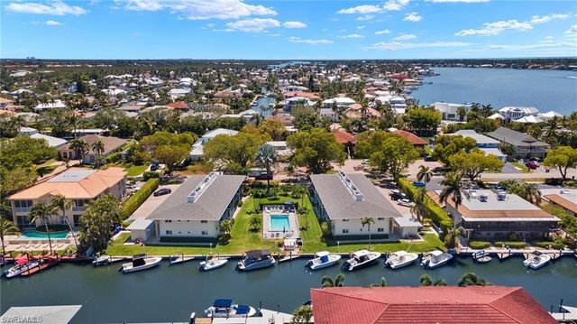 1417 Chesapeake AVE # 106, Naples, FL 34102