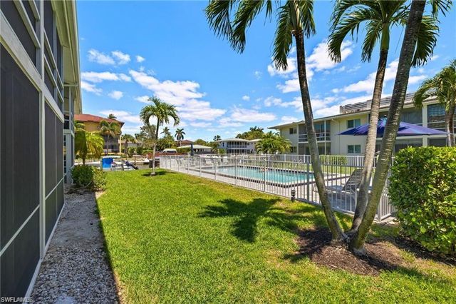 1417 Chesapeake AVE # 106, Naples, FL 34102