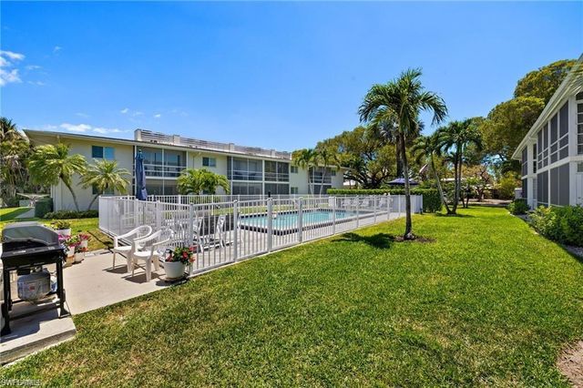 1417 Chesapeake AVE # 106, Naples, FL 34102