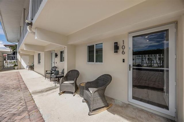 1417 Chesapeake AVE # 106, Naples, FL 34102