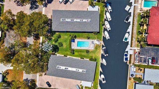 1417 Chesapeake AVE # 106, Naples, FL 34102