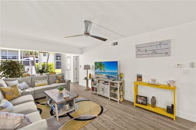 1417 Chesapeake AVE # 106, Naples, FL 34102