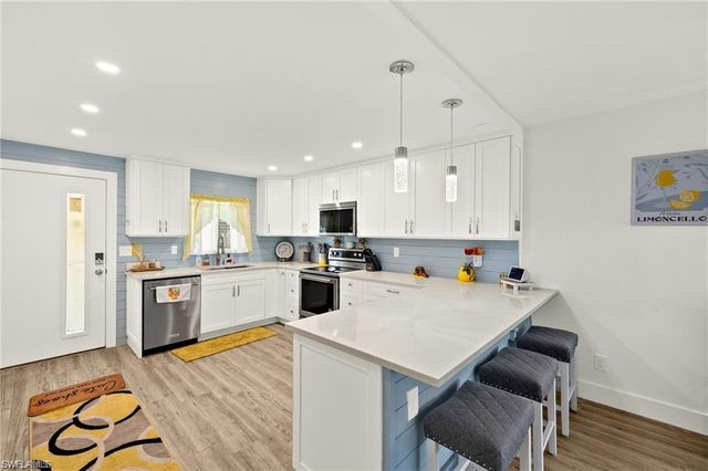 1417 Chesapeake AVE # 106, Naples, FL 34102