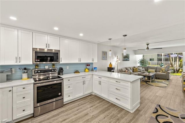 1417 Chesapeake AVE # 106, Naples, FL 34102