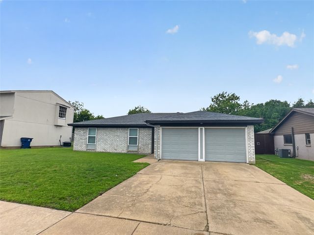 109 N Heights Drive, Crowley, TX 76036