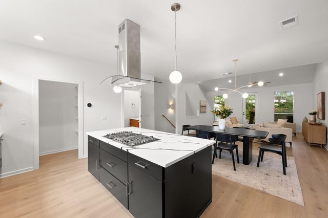 1205 Kinney Ave H, Austin, TX 78704