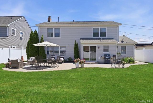 346 Seaford Avenue, Massapequa, NY 11758