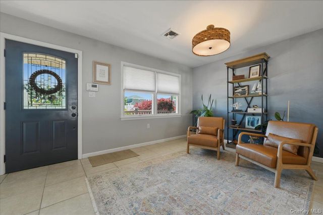 346 Seaford Avenue, Massapequa, NY 11758