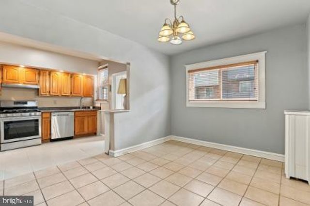 1998 N 52ND ST, Philadelphia, PA 19131