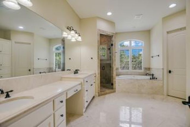 2401 Sailpoint DR, Spicewood, TX 78669