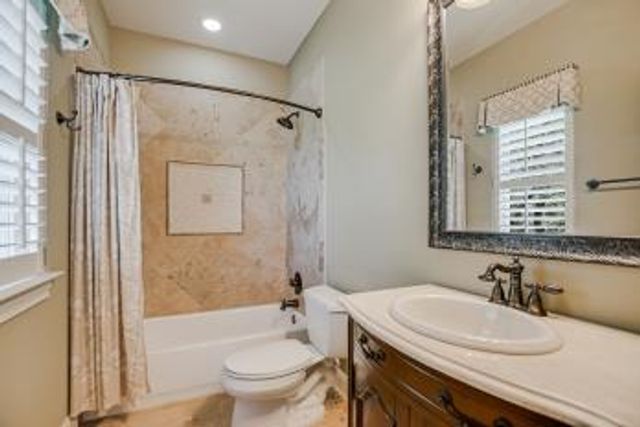 2401 Sailpoint DR, Spicewood, TX 78669