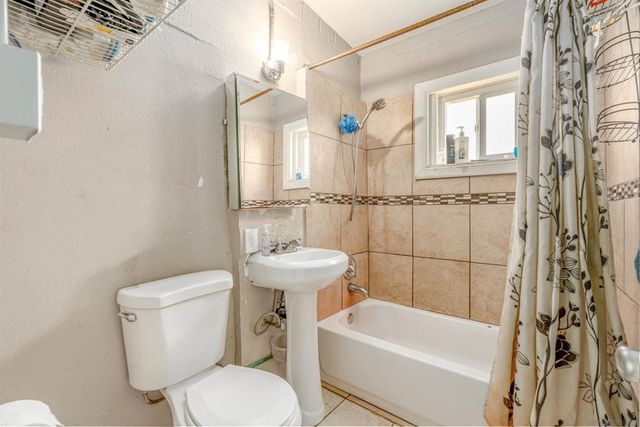 28587 Goetz Rd, Canyon Lake, CA 92587