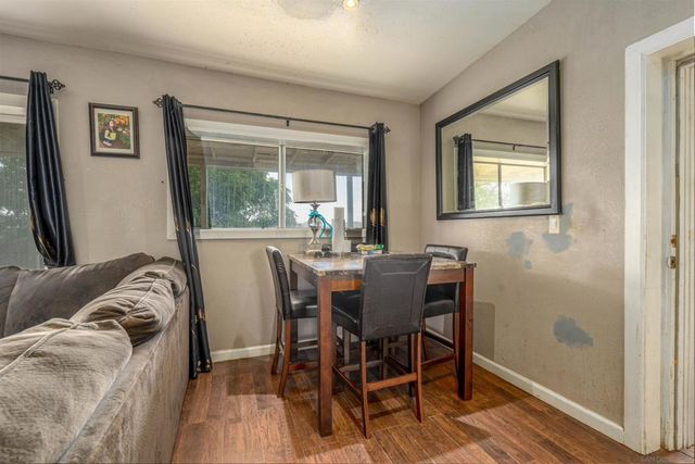 28587 Goetz Rd, Canyon Lake, CA 92587