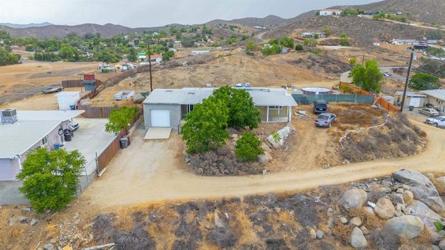 28587 Goetz Rd, Canyon Lake, CA 92587