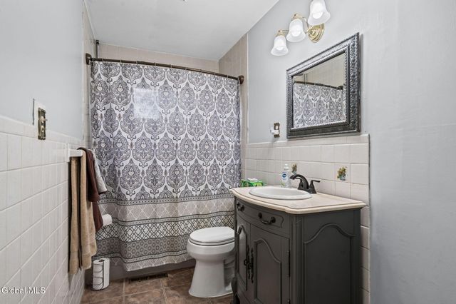 2525 Consaul Road, Schenectady, NY 12304