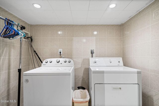 2525 Consaul Road, Schenectady, NY 12304