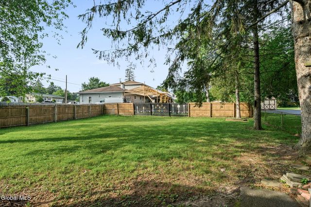 2525 Consaul Road, Schenectady, NY 12304