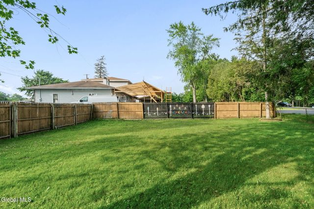 2525 Consaul Road, Schenectady, NY 12304
