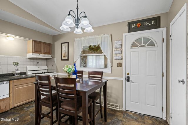 2525 Consaul Road, Schenectady, NY 12304