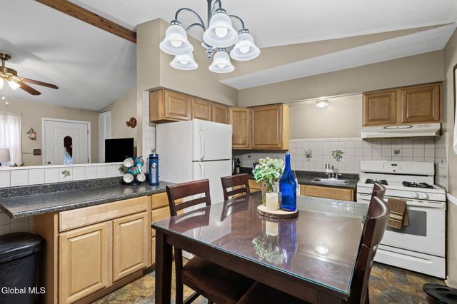 2525 Consaul Road, Schenectady, NY 12304