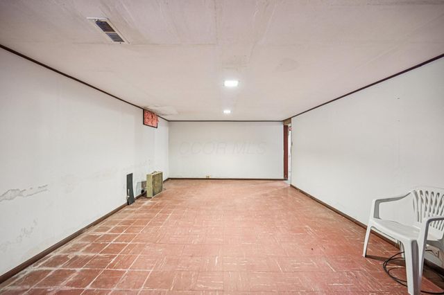 229 Greenfield Avenue, Newark, OH 43055