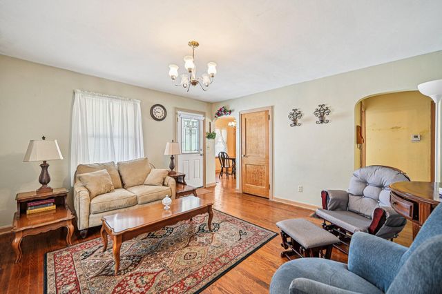 229 Greenfield Avenue, Newark, OH 43055