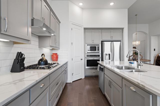101 Permian LN, Liberty Hill, TX 78642