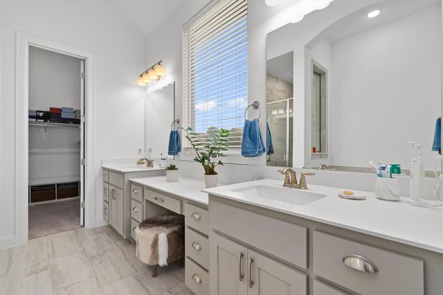 101 Permian LN, Liberty Hill, TX 78642