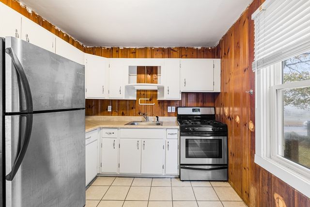 729 Allen St, New Bedford, MA 02740