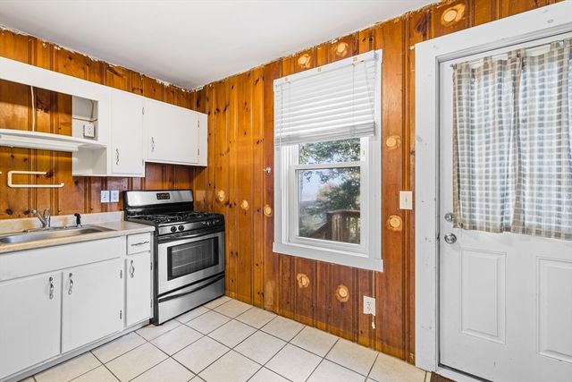 729 Allen St, New Bedford, MA 02740