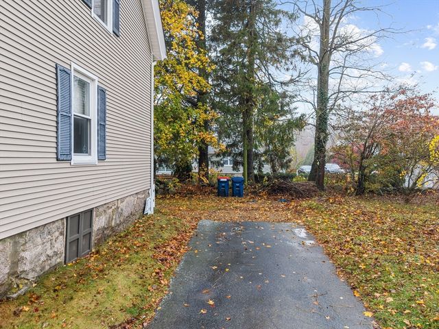 729 Allen St, New Bedford, MA 02740