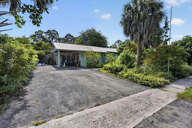 303 S DELAWARE Boulevard, Jupiter, FL 33458