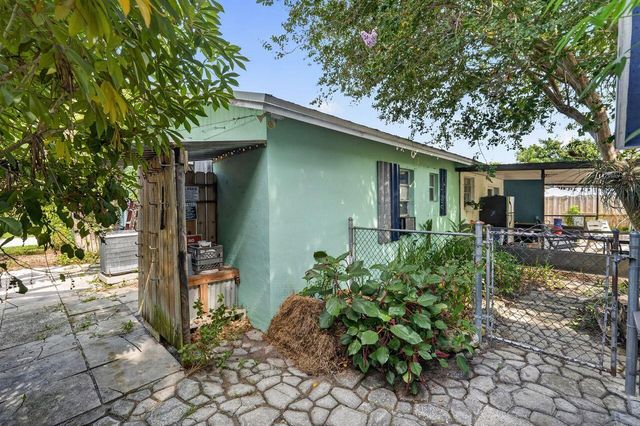 303 S DELAWARE Boulevard, Jupiter, FL 33458
