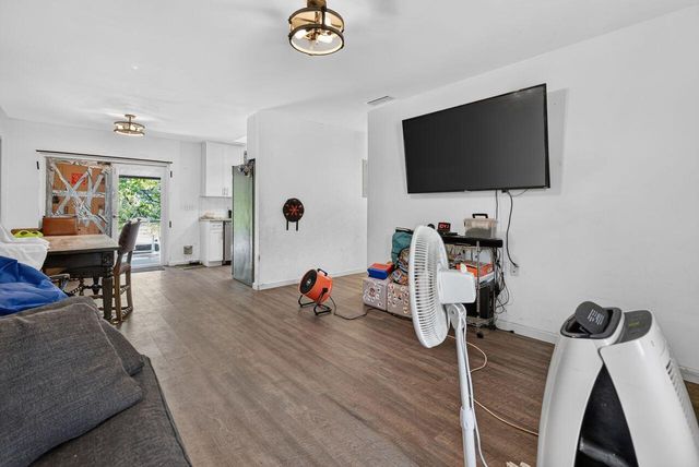 303 S DELAWARE Boulevard, Jupiter, FL 33458