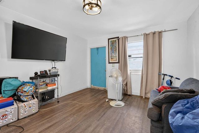 303 S DELAWARE Boulevard, Jupiter, FL 33458