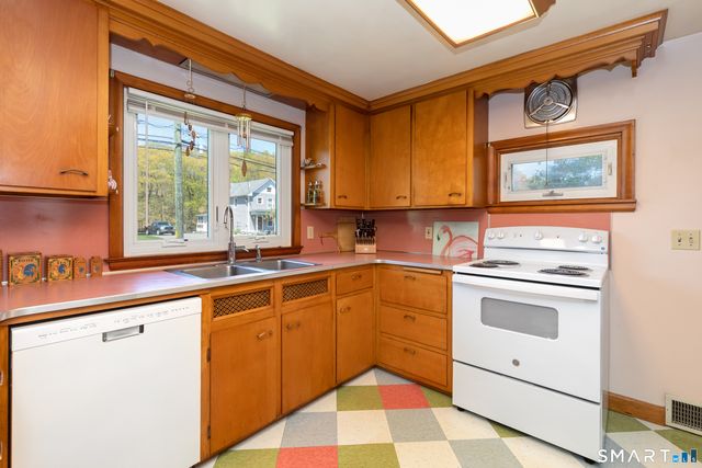 405 Gracey Avenue, Meriden, CT 06451