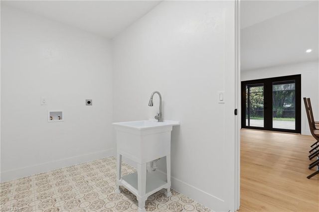 3691 Hyde Park CT, Fort Myers, FL 33908