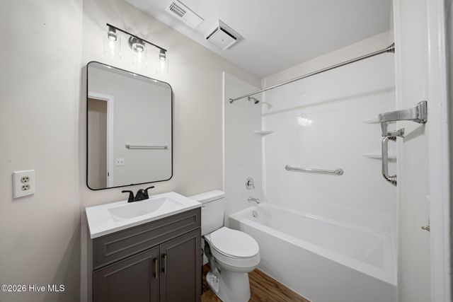 2704 Manor Court, Wilmington, NC 28405