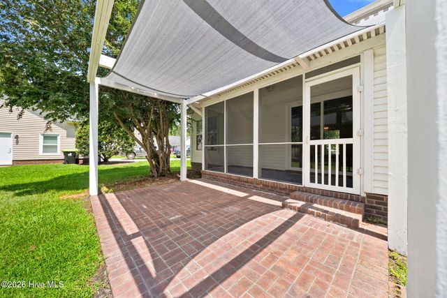 2704 Manor Court, Wilmington, NC 28405